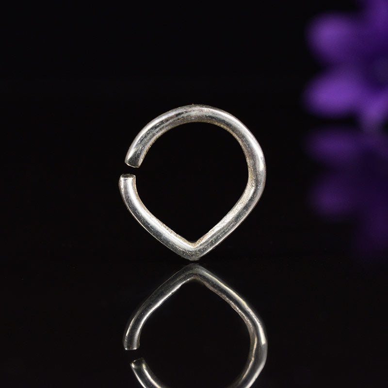 small v shape septum ring in silver