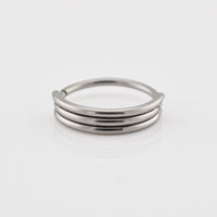 Triple nose ring in surgical steel 3 bands
