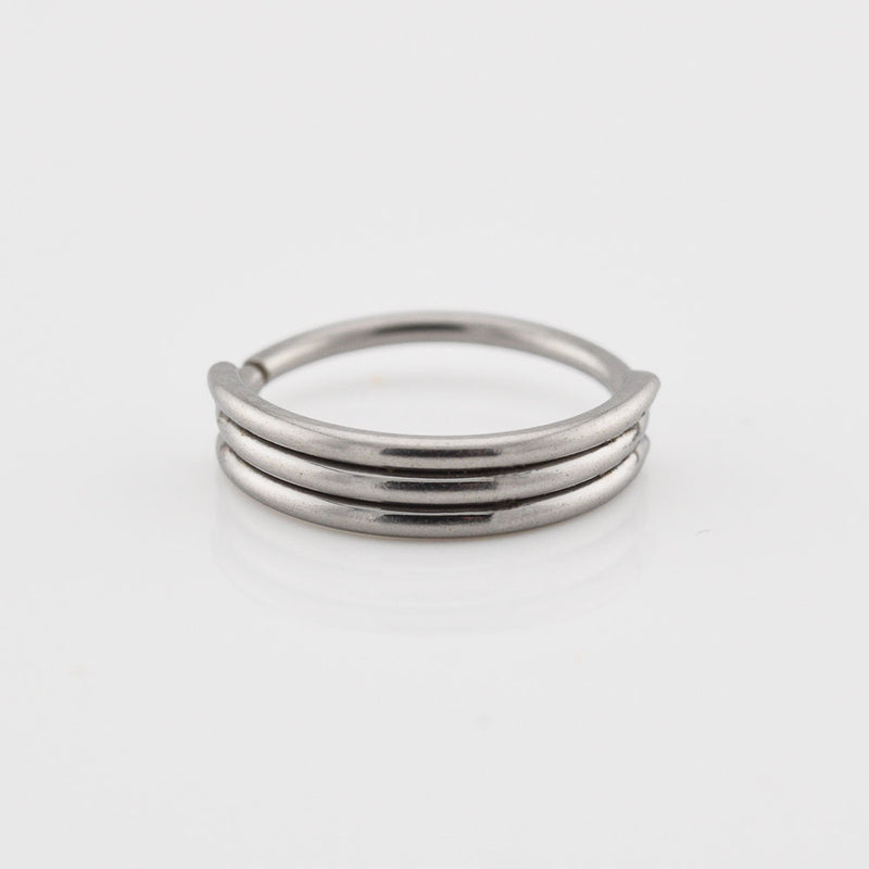 Triple nose ring in surgical steel 3 bands